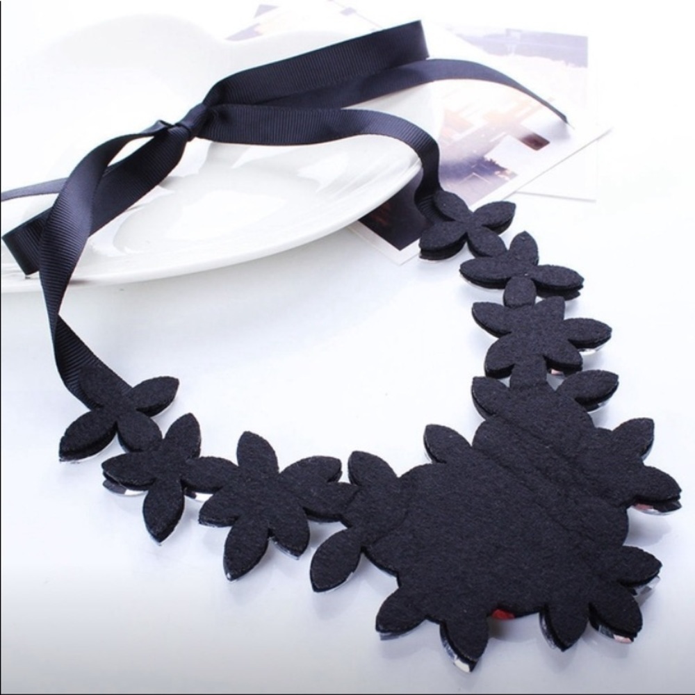 Flower Ribbon Necklace - Picture 2 of 7